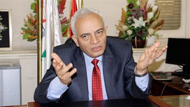 صورة المعلم أصبح مثل الضابط والقاضي ..رضا حجازي يحسم الجدل بشأن  تعيين مدرسين جدد