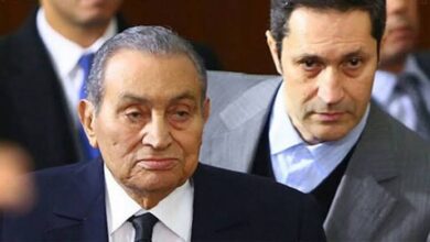 صورة علاء مبارك يوجه كلمة في أول ذكري لحرب أكتوبر يغيب عنها والده