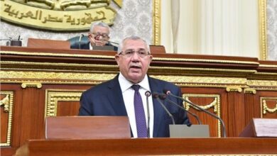 صورة وزير الزراعة لست مسئول عن تعيين عمال التشجير وهذة الجهة هي المسئولة