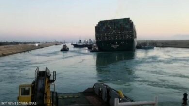 صورة بالصور .. نجاح عملية تعويم السفينة ايفرجيفن العالقة في قناة السويس منذ أيام
