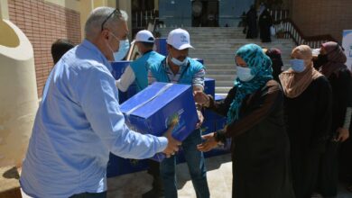 صورة تحت رعاية اللواء خالد فودة وضمن مبادرة اهالينا  سقيا الماء توزيع 1000″ كرتونة مواد غذائية على غير القادرين بالطور وكاترين