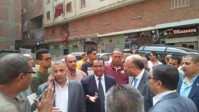 صورة حسام المندوه الحسيني يشهد تسليم أرض محطة رفع لحل مشكلة الصرف الصحي في بولاق الدكرور