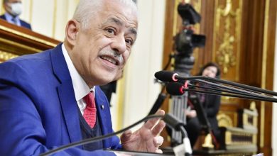 صورة بالصور طارق شوقي :  لن أختار  ال36 الف معلم بالعافية وهم لم يمسكوا على الوازرة ذلة  .. التفاصيل الكاملة لازمة ال 120 ألف معلم