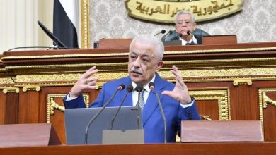 صورة مليار ونصف جينه فلوسهم راحت فين .. هجوم حاد علي طارق شوقي بالبرلمان بسبب ال120 الف وال٣٦ الف معلم