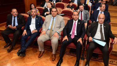 صورة النائب وليد التمامي يستقرعلي عضويته بلجنة الإسكان والنقل و الاداره المحليه ويهنيء النائب خالد سعيد لفوزة برئاسة اللجنة لدور الإنعقاد الثالث