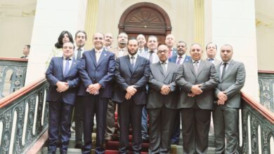 صورة النائب محمد ابوحجازي يقدم التهاني لهيئة مكتب لجنة الصناعة بمجلس الشيوخ