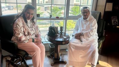صورة غادة عجمي تلتقى رجل الاعمال الامارتى خلف الحبتور