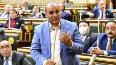 صورة عمر وطنى …وزير السعادة ونائب الغلابة بالشرابية والزاوية الحمراء