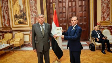 صورة المهندس علاء عبد النبي بعد استلامه كارنيه عضوية مجلس الشيوخ: ملف الصناعة وتوطينها على رأس أولوياتي