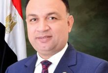 صورة النائب أحمد أبو زيد يعلن تعليق المشاركة في جولة الاعادة بدائرة منوف سرس الليان اعتراضاً ما وصفه بتجاوزات واعلان فوز مرشح وزيادة غير مبررة في الأصوات الباطلة واحتجاز انصاره