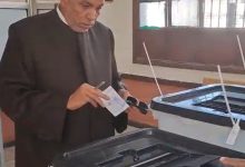 صورة الشيخ جابر طايع يدلي بصوته فى انتخابات مجلس النواب ويؤكد يجب علي كل مواطن ممارسة حقه الانتخابي بإيجابية