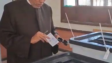 صورة الشيخ جابر طايع يدلي بصوته فى انتخابات مجلس النواب ويؤكد يجب علي كل مواطن ممارسة حقه الانتخابي بإيجابية