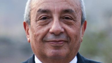 صورة ” غير لائق”.. نقيب المهندسين يفتح النار على واقعة احتفال غنائى داخل قاعة عثمان أحمد عثمان