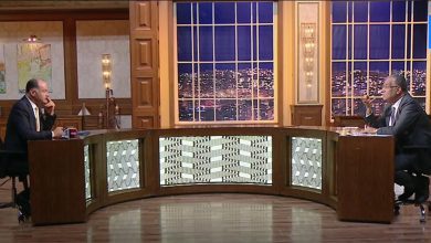 صورة مسلم والديهي في استديو تحليلي لأولى جلسات برلمان «أطول وأعقد انتخابات»: كل نائب جاي بدراعه